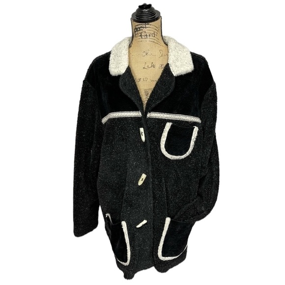 Sisko and Co. Black and White Teddy Sherpa Style Coat - Picture 4 of 12